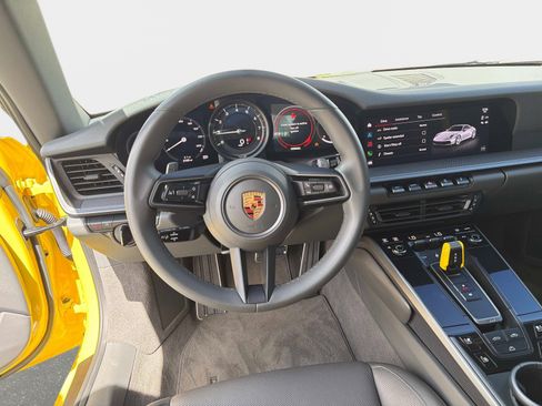 Used 2022 Porsche 911 Carrera image 31