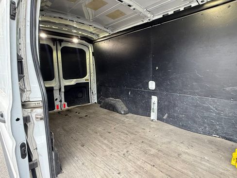 Used 2017 Ford Transit 250 148 Medium Roof RWD image 23