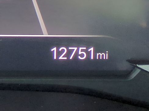 Used 2025 Genesis G70 2.5T image 27