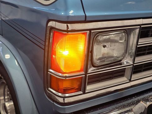 Used 1991 Dodge B2500 image 53