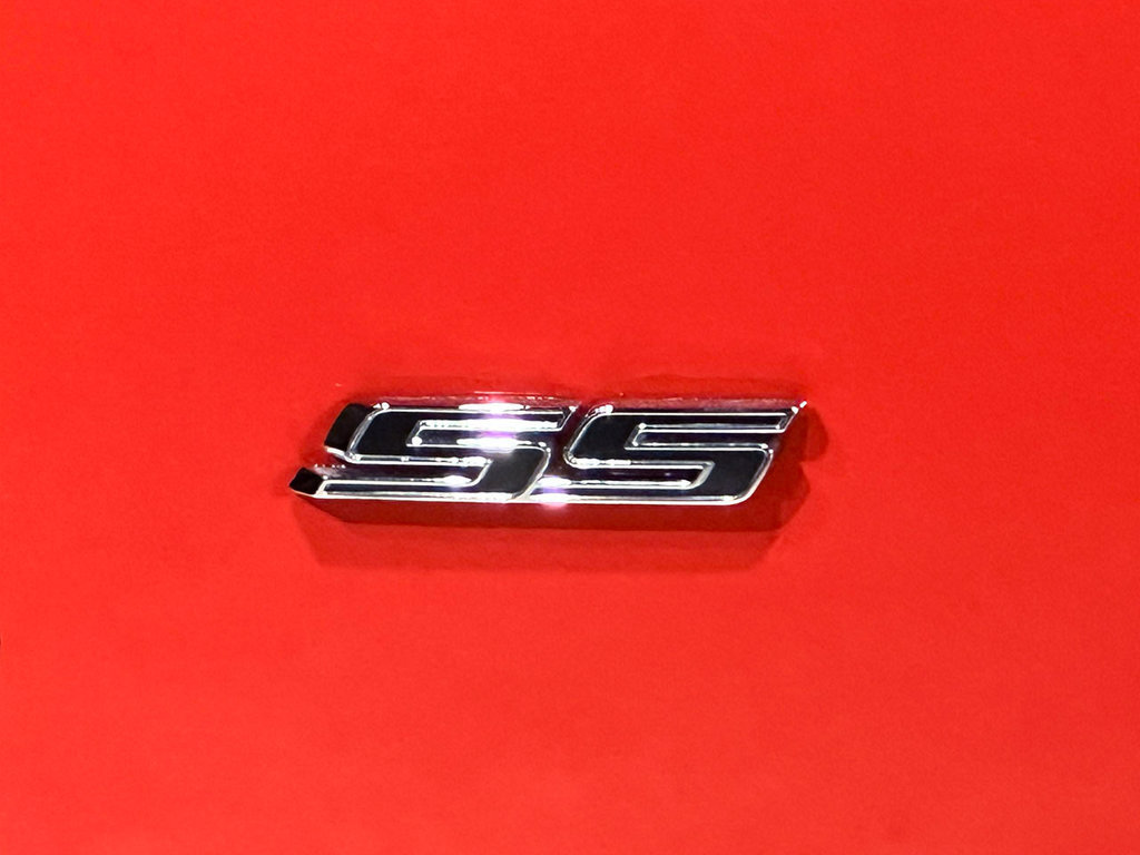 Used 2018 Chevrolet Camaro SS w/ Hot Wheels Edition RWD image 13