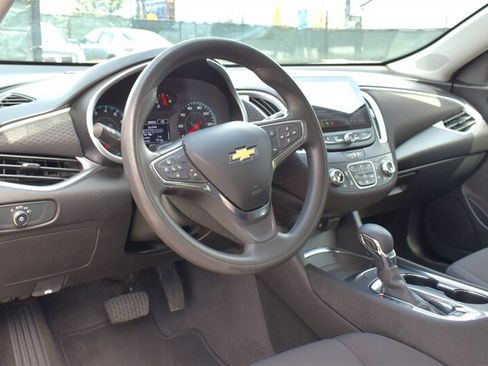 Used 2023 Chevrolet Malibu LT FWD image 3