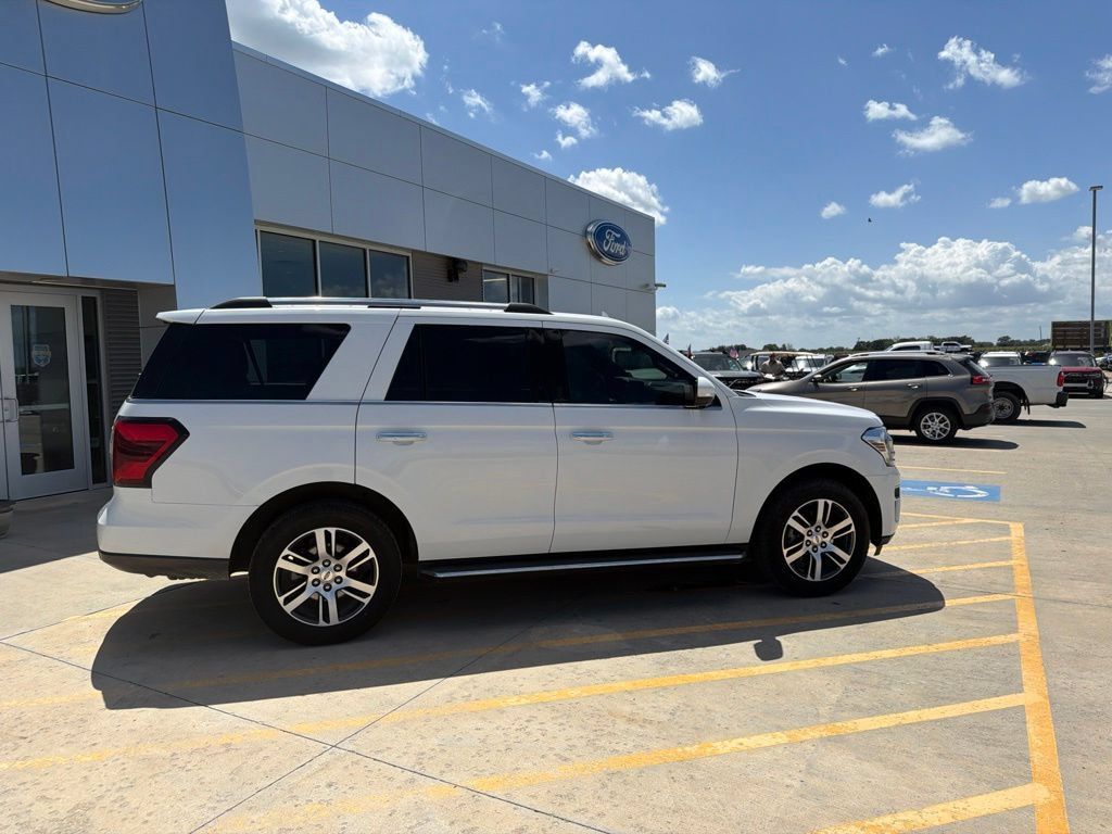 Used 2023 Ford Expedition Limited AWD/4WD image 8