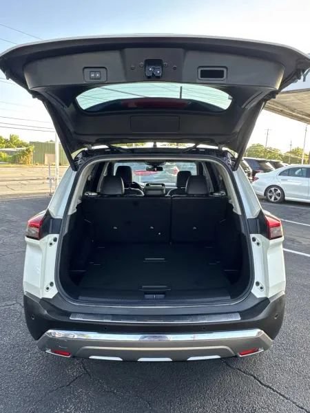 Used 2021 Nissan Rogue Platinum FWD image 12