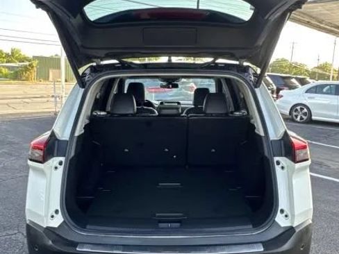 Used 2021 Nissan Rogue Platinum FWD image 12