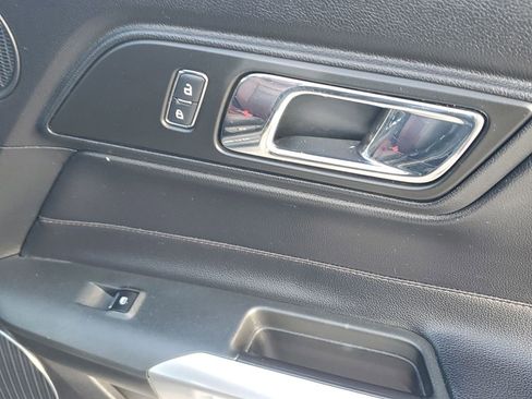 Used 2017 Ford Mustang Premium image 43