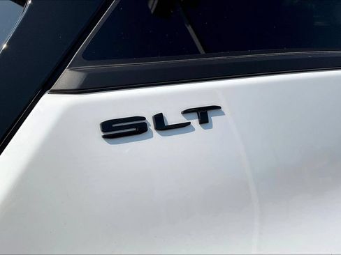 Used 2023 GMC Terrain SLT w/ Elevation Edition FWD image 28
