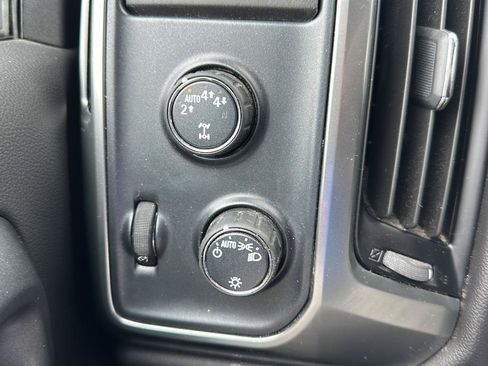 Used 2019 Chevrolet Silverado 1500 LT AWD/4WD image 22