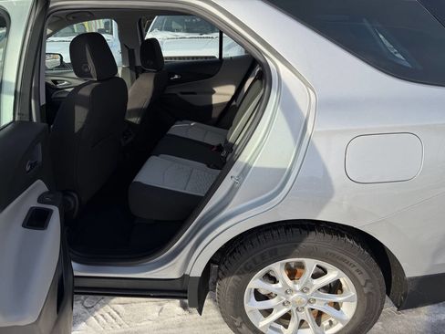 Used 2020 Chevrolet Equinox LS image 25