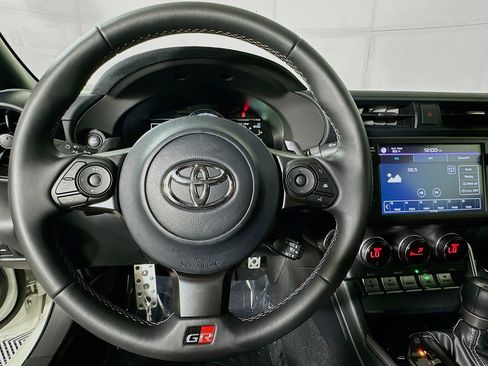 Used 2025 Toyota GR86 Premium RWD image 15