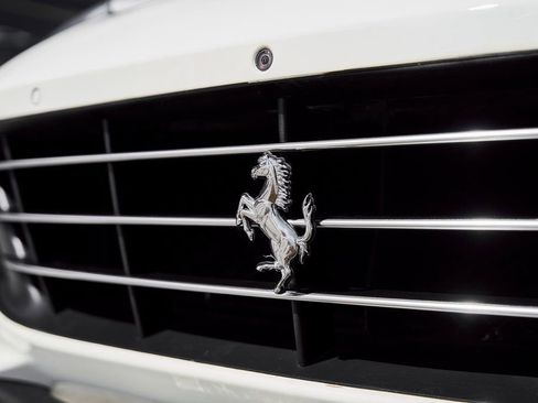 Used 2019 Ferrari GTC4Lusso image 7