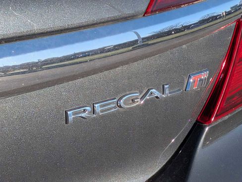Used 2016 Buick Regal Premium image 12