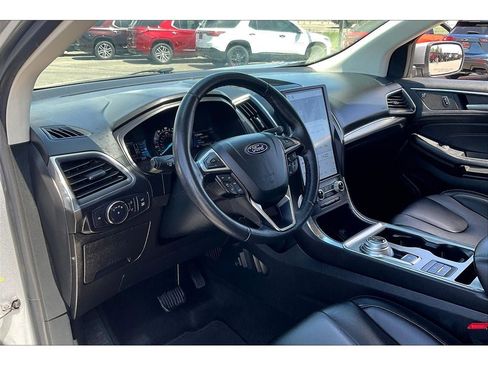 Used 2022 Ford Edge Titanium image 15