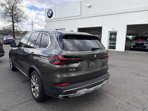 Used 2024 BMW X5 xDrive40i w/ Premium Package image 9