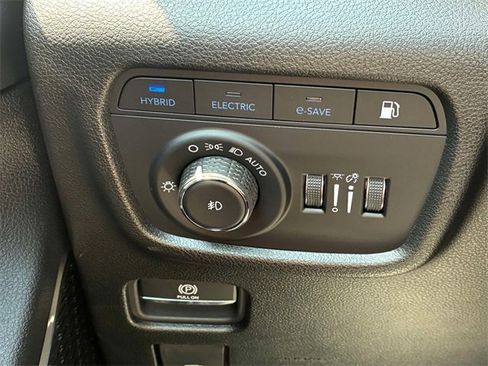 Used 2023 Jeep Grand Cherokee Trailhawk image 23