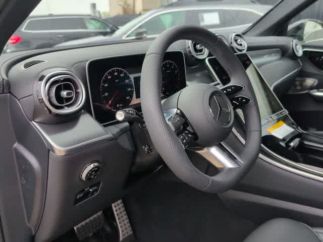 Used 2026 Mercedes-Benz GLC 300 image 2