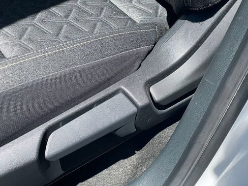 Certified 2025 Nissan Kicks SV AWD/4WD image 15