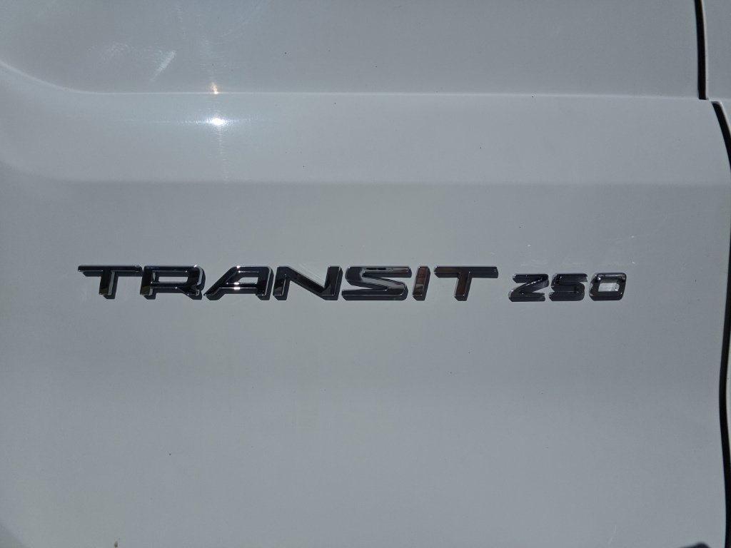 Used 2016 Ford Transit 250 130 Medium Roof RWD image 33