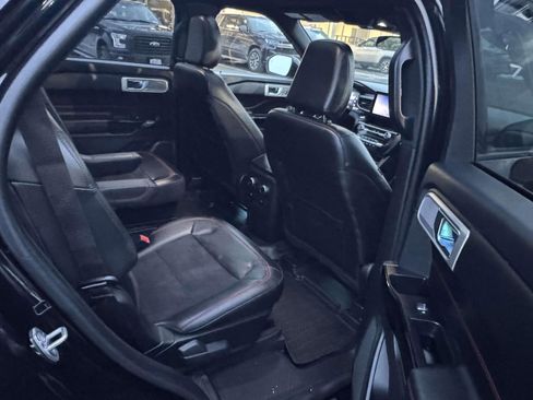 Certified 2022 Ford Explorer ST-Line w/ Class IV Trailer Tow Package image 38