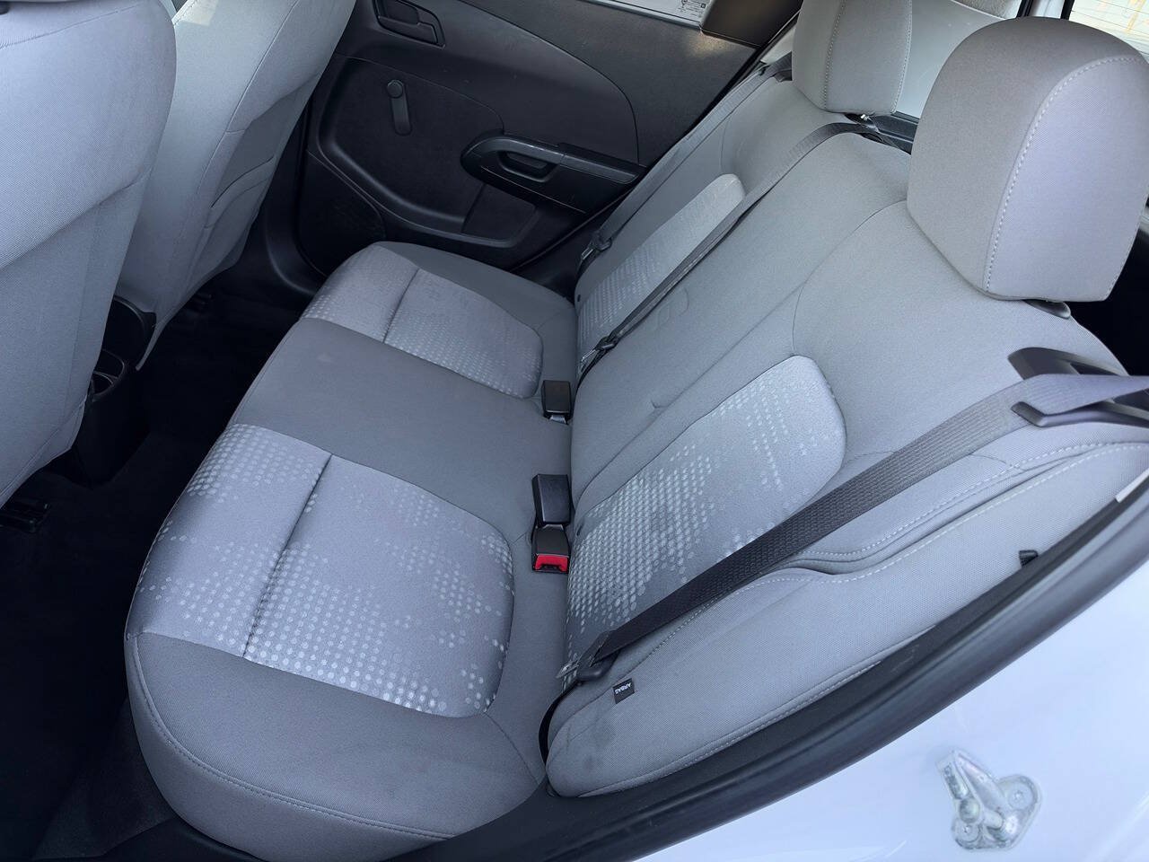 Used 2018 Chevrolet Sonic LT FWD image 9