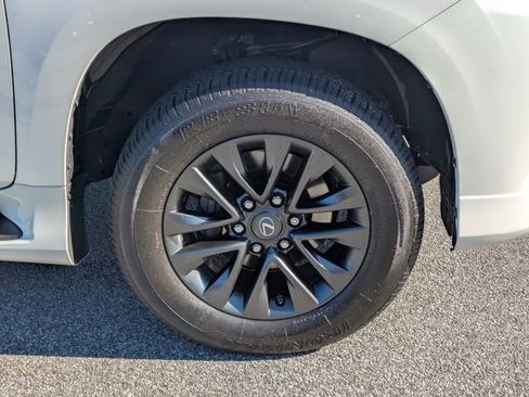 Used 2023 Lexus GX 460 Premium w/ Premium Package image 12