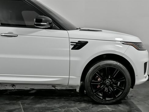Used 2020 Land Rover Range Rover Sport HST image 12