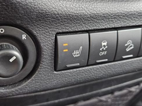 Used 2017 Jeep Wrangler Sahara AWD/4WD image 22