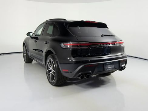 Certified 2026 Porsche Macan AWD/4WD image 3