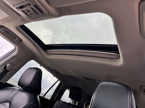 Used 2023 Toyota Highlander XLE image 22