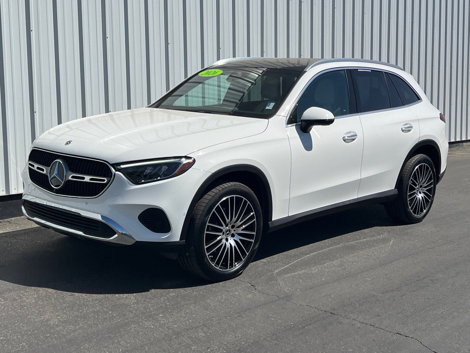 Used 2026 Mercedes-Benz GLC 300 image 1