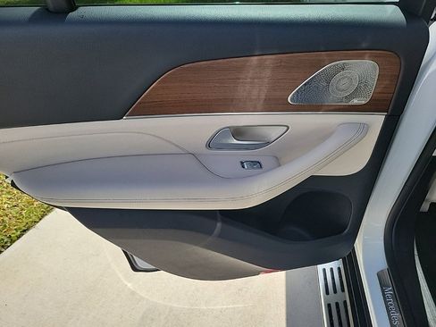 Used 2023 Mercedes-Benz GLE 450 4MATIC image 11