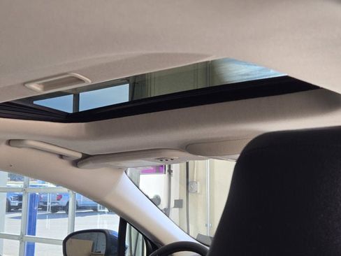 Used 2019 Ford Fusion Titanium image 9