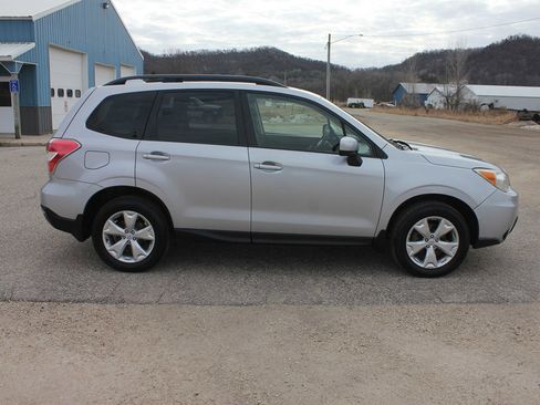 Used 2016 Subaru Forester 2.5i Premium w/ All-Weather Package image 5