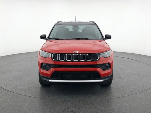 Used 2025 Jeep Compass Limited AWD/4WD image 2