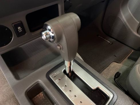 Used 2014 Nissan Frontier SV image 24