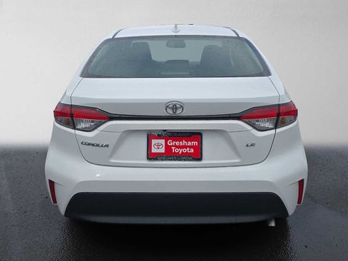 Used 2025 Toyota Corolla LE FWD image 5
