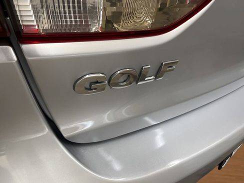 Used 2010 Volkswagen Golf 2-Door image 8