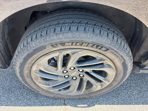 Certified 2025 Lincoln Navigator L Reserve AWD/4WD image 10