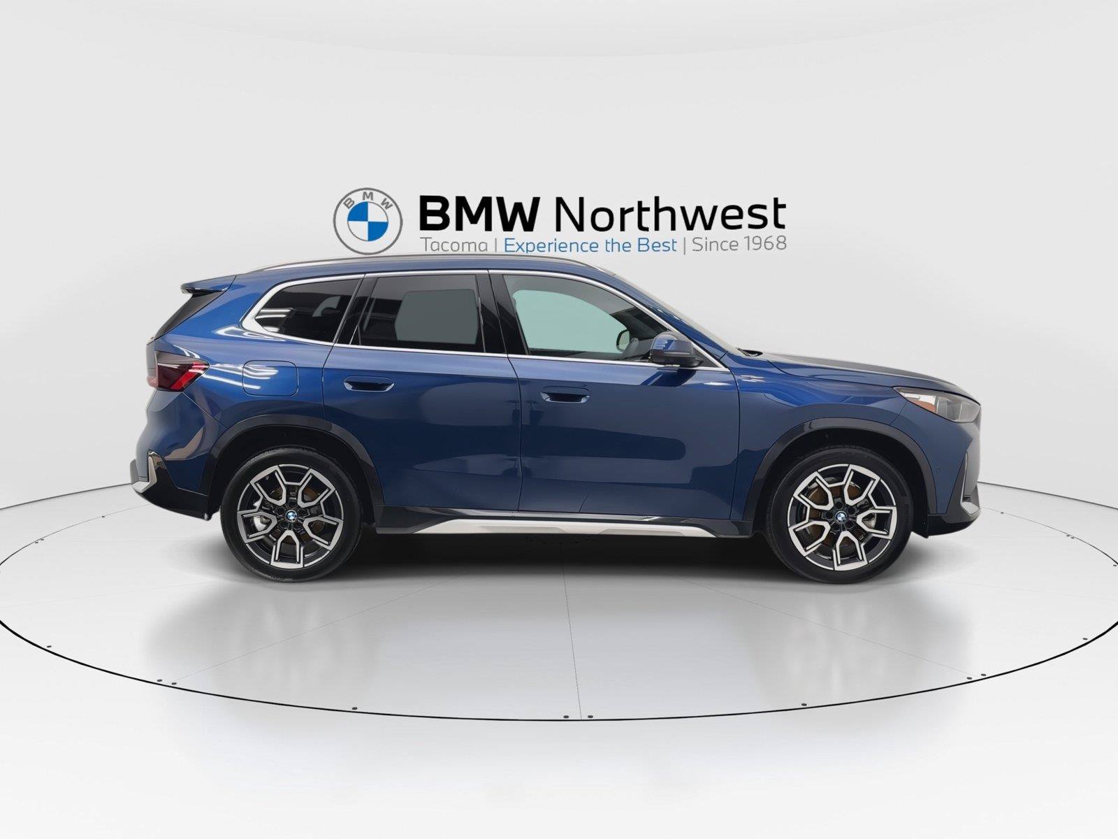 Used 2025 BMW X1 xDrive28i w/ Premium Package AWD/4WD image 5