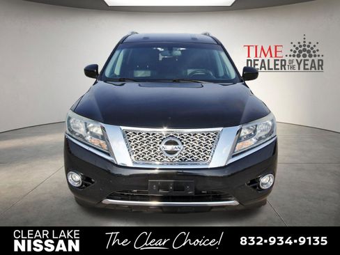 Used 2015 Nissan Pathfinder SL w/ Trailer Tow Package FWD image 2
