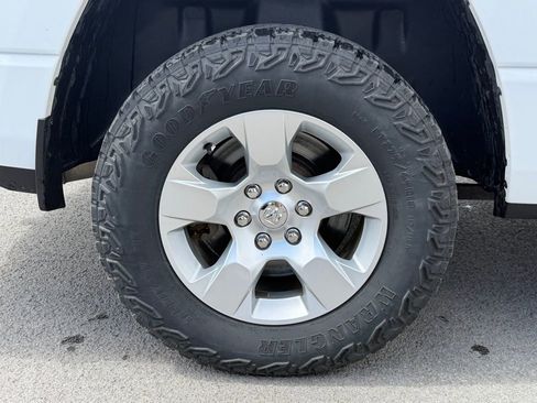 Used 2021 RAM 1500 Big Horn image 9