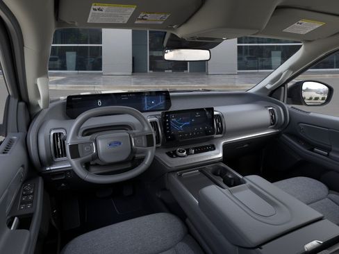 New 2026 Ford Expedition Active RWD image 9