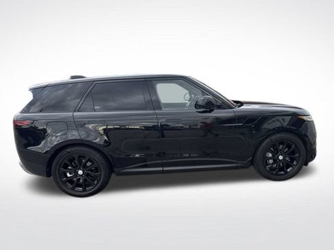 Used 2025 Land Rover Range Rover Sport SE AWD/4WD image 4