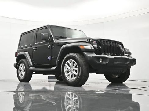 Used 2023 Jeep Wrangler Sport AWD/4WD image 38