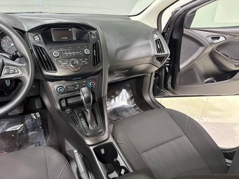 Used 2018 Ford Focus SE FWD image 20