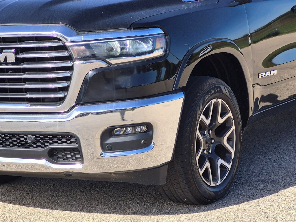 Used 2025 RAM 1500 Laramie AWD/4WD image 9