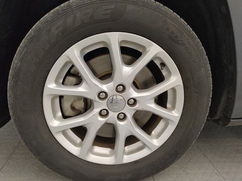 Used 2014 Jeep Cherokee Latitude w/ Comfort/Convenience Group image 31