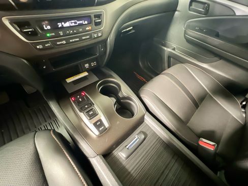 Used 2022 Honda Pilot TrailSport image 25