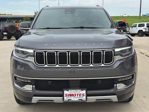 Used 2023 Jeep Wagoneer L Series II AWD/4WD image 3