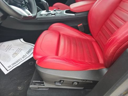 Used 2023 Alfa Romeo Stelvio Sprint RWD image 9